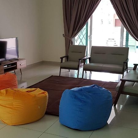 Greenlane 98 / 5 Rooms / 5 Bathrooms / 25 Pax George Town Buitenkant foto
