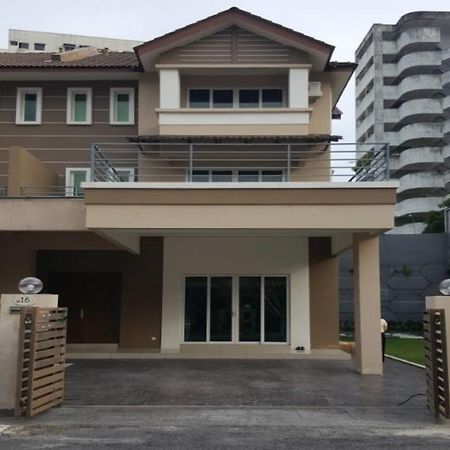 Greenlane 98 / 5 Rooms / 5 Bathrooms / 25 Pax George Town Buitenkant foto