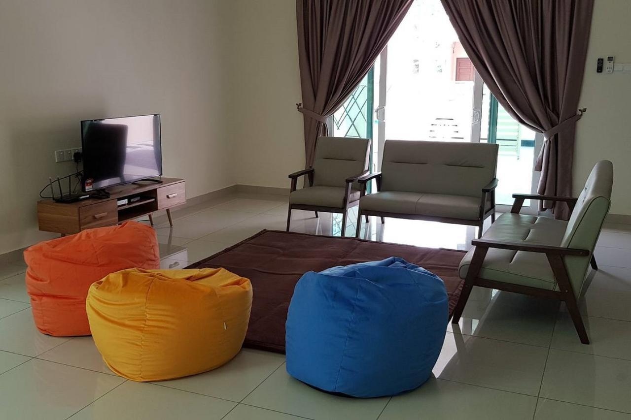 Greenlane 98 / 5 Rooms / 5 Bathrooms / 25 Pax George Town Buitenkant foto